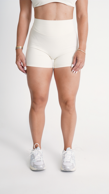 MUSE SHORT