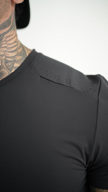 MOMENTUM TEE